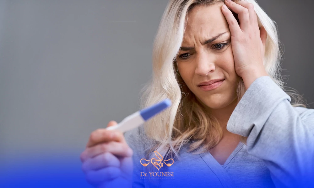 خانمی که به دنبال دلیل منفی بودن بارداری بعد از ای وی است، دلایل شکست آی وی اف در مراحل ابتدایی درمان